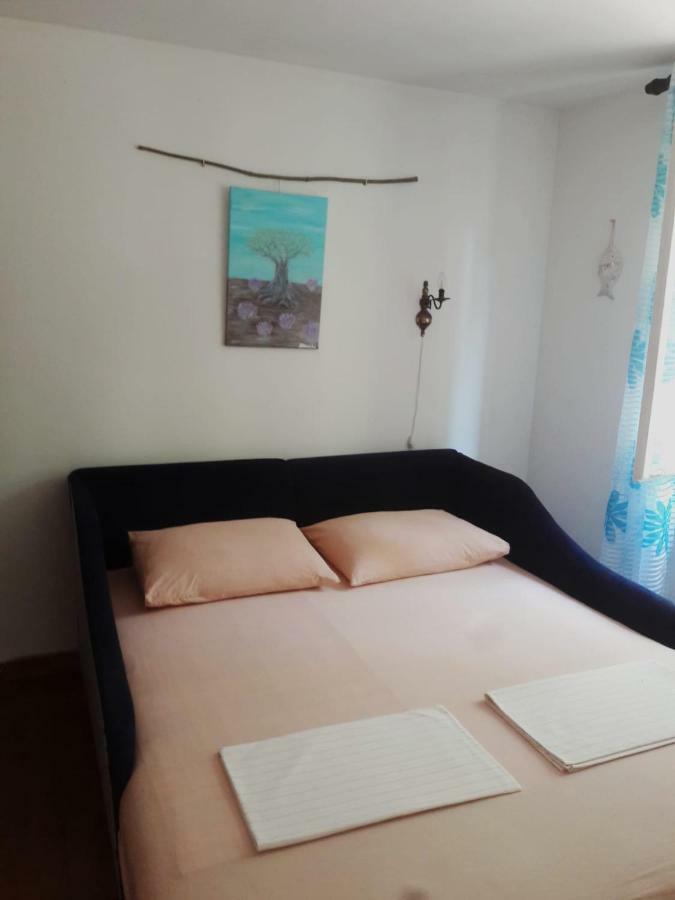 Apartman Barbara Cres Exterior photo
